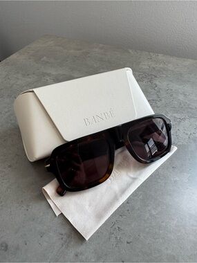 BANBÉ Women’s Tortoise Sunglasses with Dark Brown Lenses
